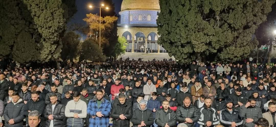 80 ألفًا يؤدون العشاء والتراويح فى المسجد الأقصى