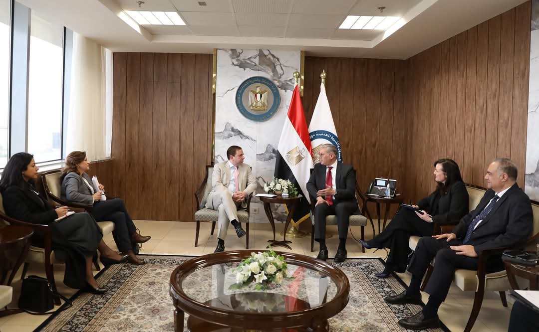 وزيرة التنمية المحلية تستقبل رئيس حزب الجبهة الوطنية