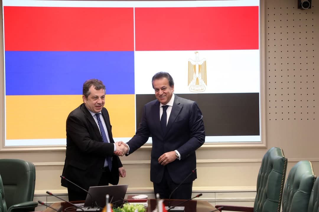 وزير الصحة يبحث مع سفير أرمينيا توسيع الشراكات فى التصنيع الدوائى