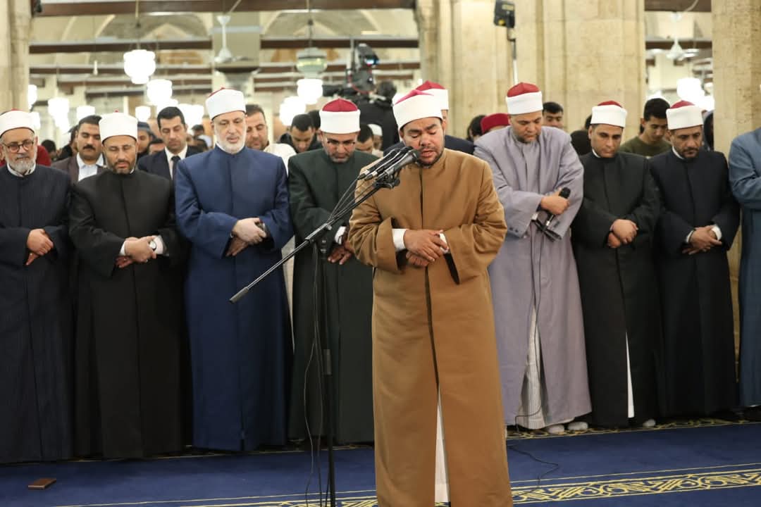 آلاف المصلين فى صلاتى العشاء والتراويح بالجامع الأزهر