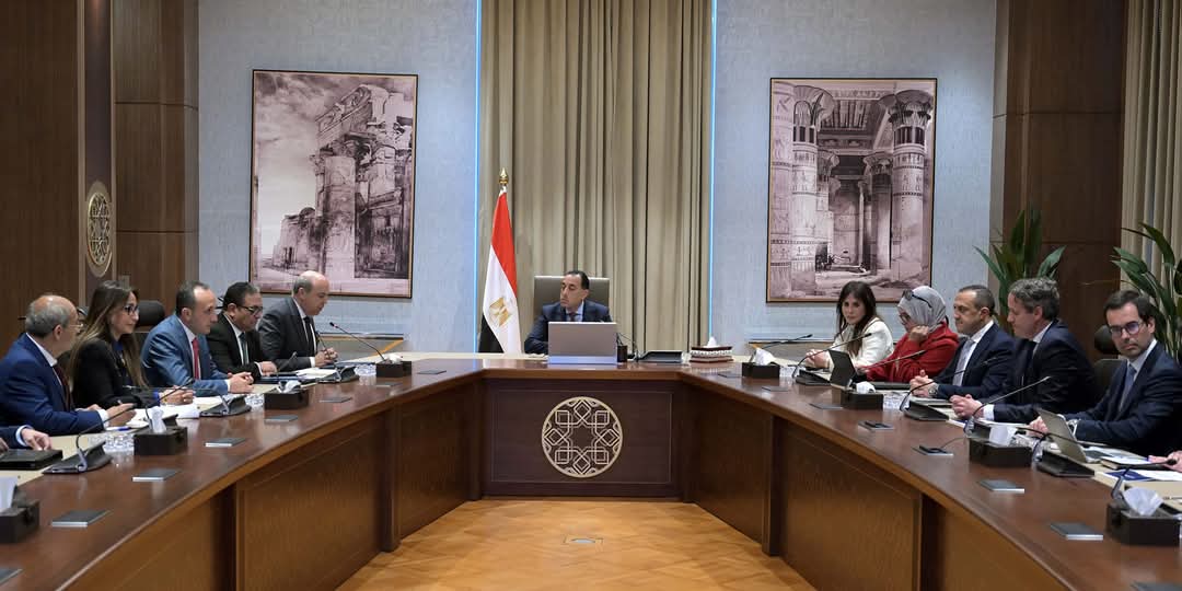 رئيس الوزراء يتابع ملف طرح إدارة وتشغيل المطارات المصرية أمام القطاع الخاص