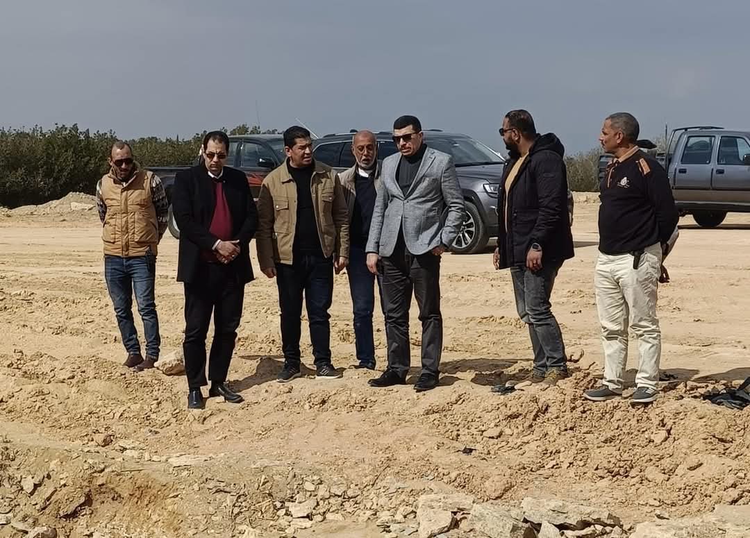وزير الإسكان يتابع تنفيذ مشروعات المرافق والطرق بسفنكس الجديدة