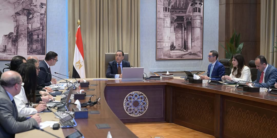 مدبولى يستعرض سيناريوهات استغلال منطقة مربع الوزارات الحكومية وإحياء القاهرة الخديوية
