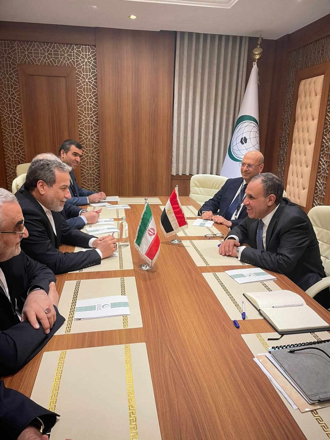 وزير الخارجية يبحث مع نظيره  الإيرانى .. مستجدات الأوضاع الإقليمية