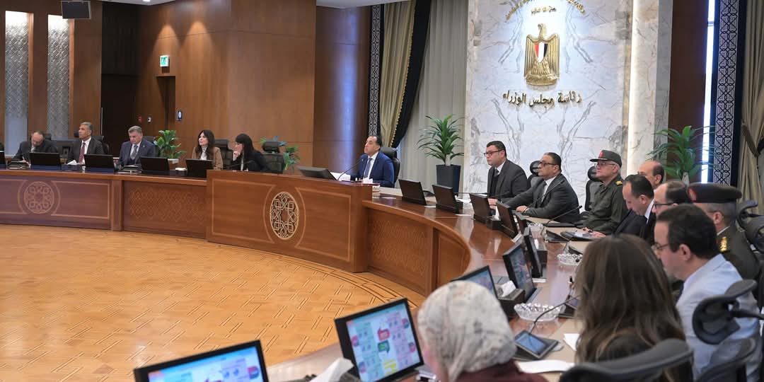 رئيس الوزراء يتابع مع وزيرة التخطيط عدداً من ملفات العمل