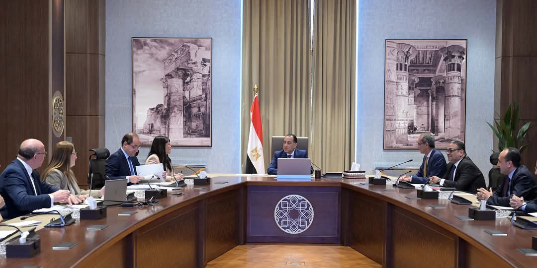 رئيس الوزراء يتابع جهود فض التشابكات المالية بين البريد وبنك الاستثمار القومى