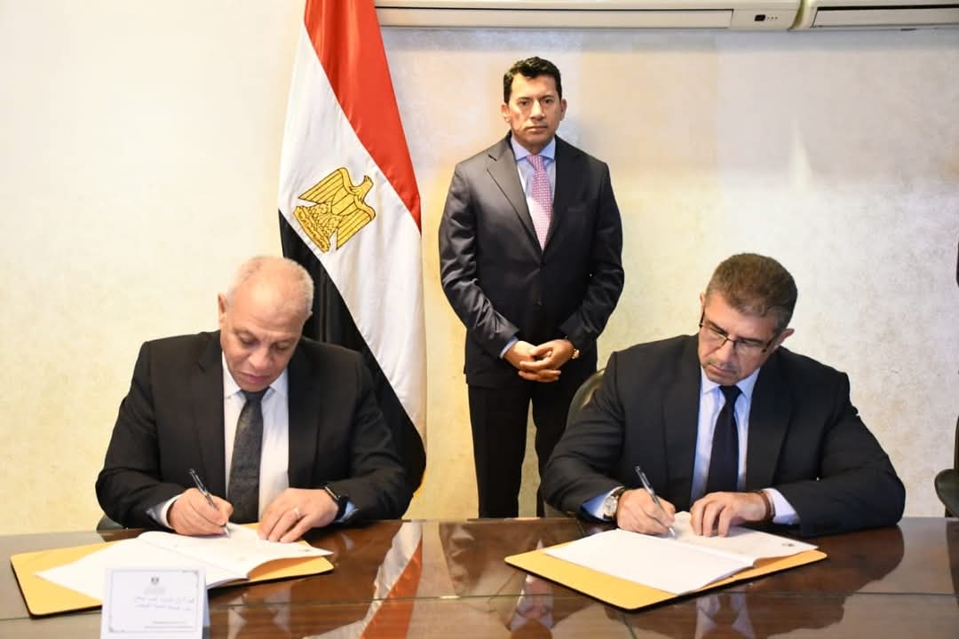 وزير الشباب يشهد مراسم توقيع بروتوكول تعاون مع هيئة تنمية الصعيد