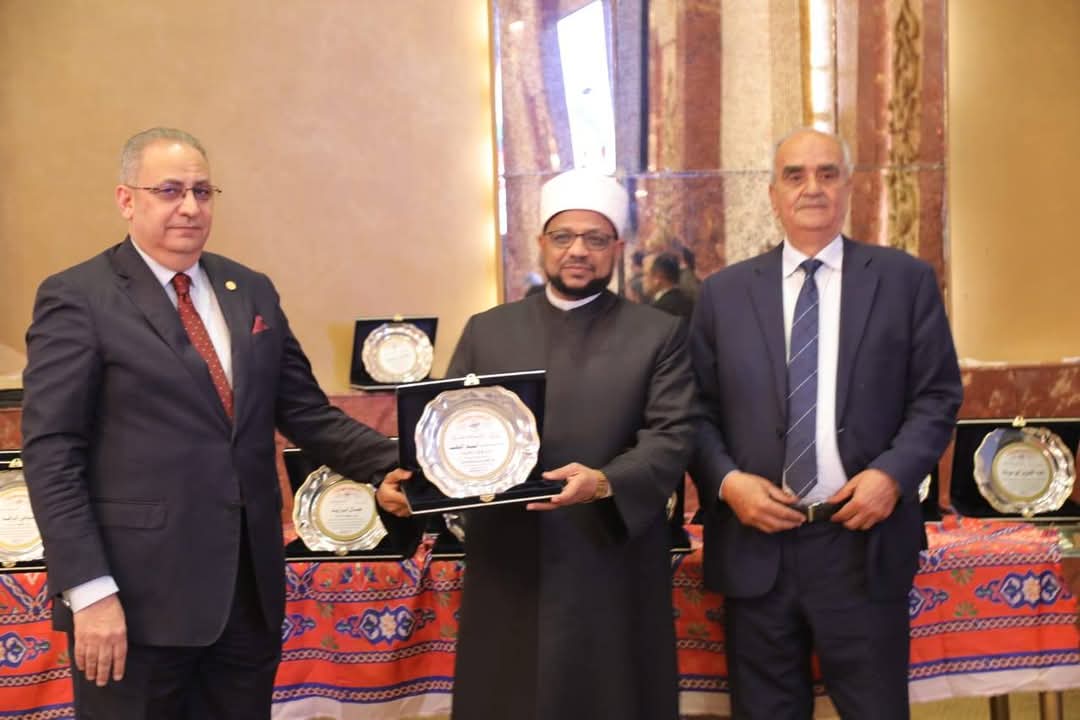أمين "البحوث الإسلامية": القضاء العادل والفكر الوسطي جناحان لاستقرار المجتمع وأمنه
