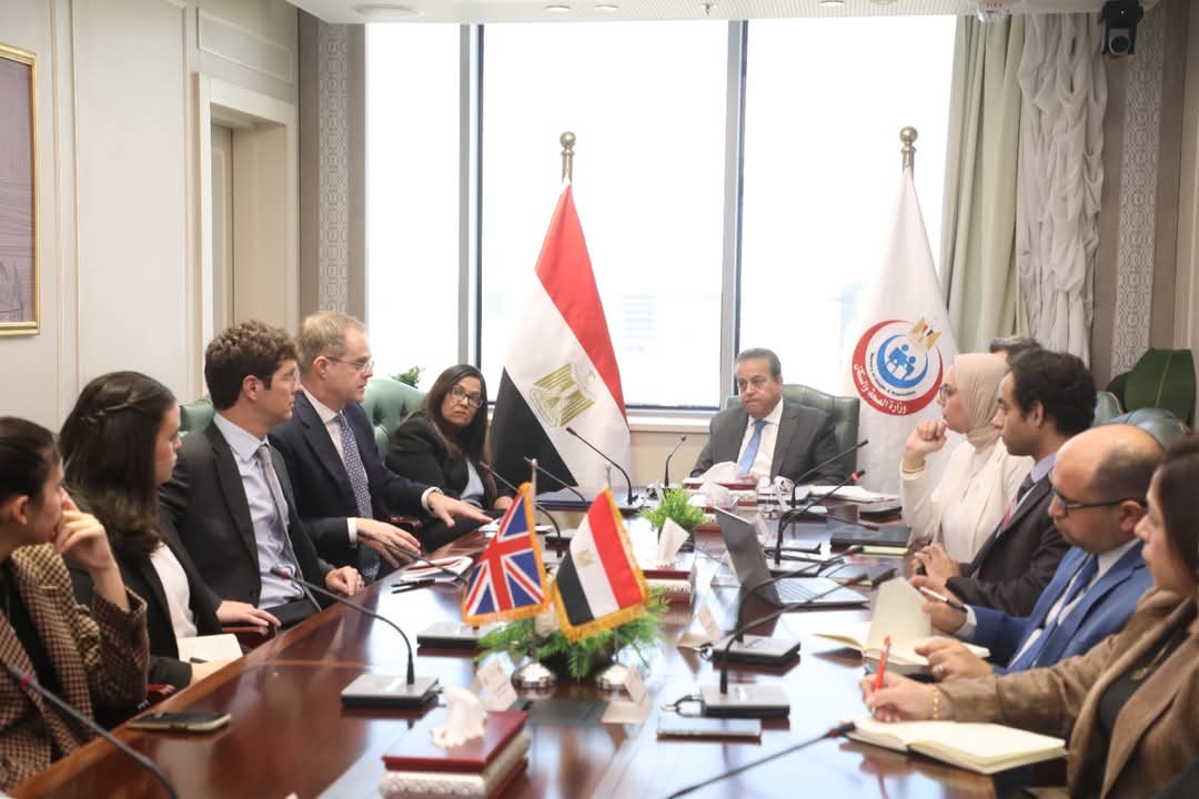 مصر والمملكة المتحدة تبحثان تعزيز التعاون الصحى ودعم غزة