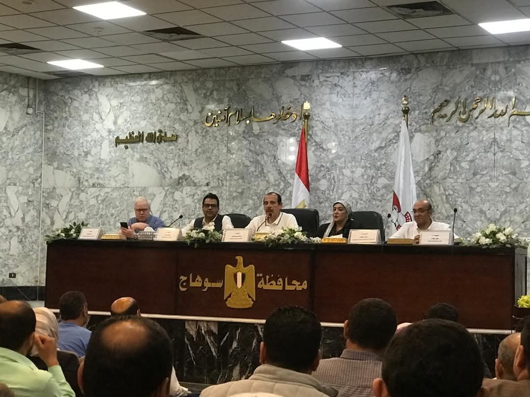 نائب وزير يفاجئ مستشفيات ومنشآت الرعاية الأولية بسوهاج