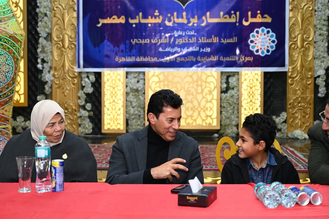 وزير الشباب والرياضة يلتقى أعضاء برلمان شباب مصر