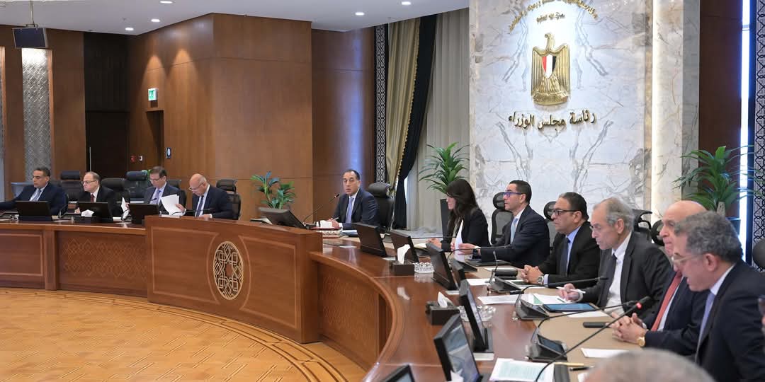 رئيس الوزراء:مدينة للنسيج وصناعة الملابس .. بالمنيا