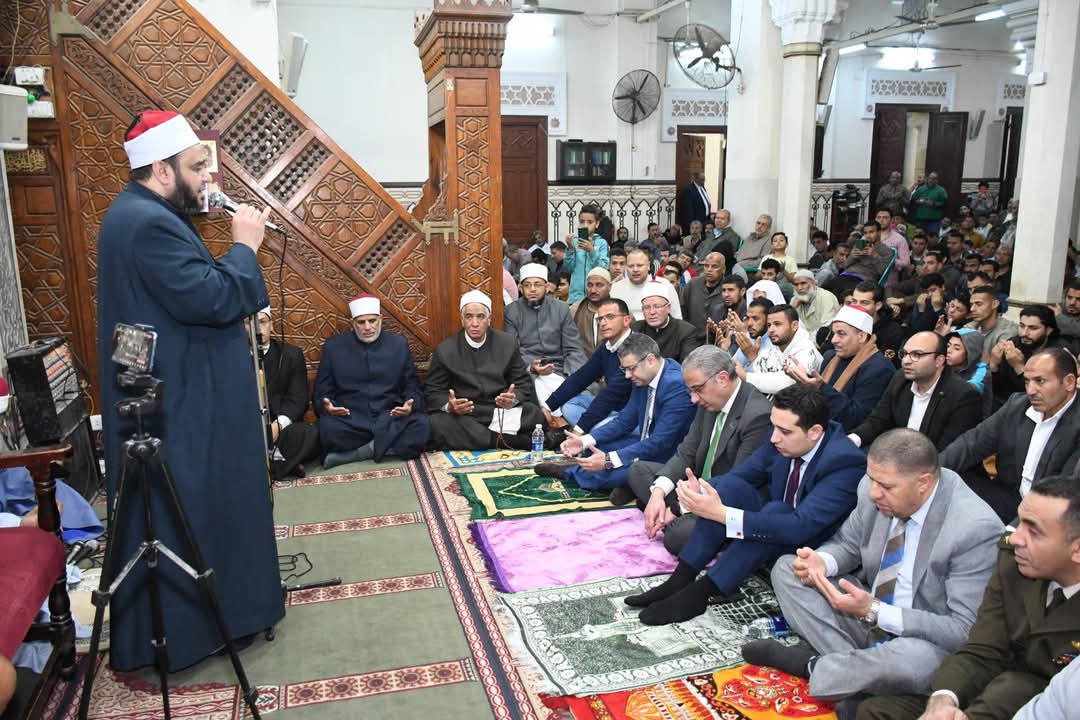محافظ الفيوم يشهد احتفالات ليلة القدر بمسجد ناصر الكبير