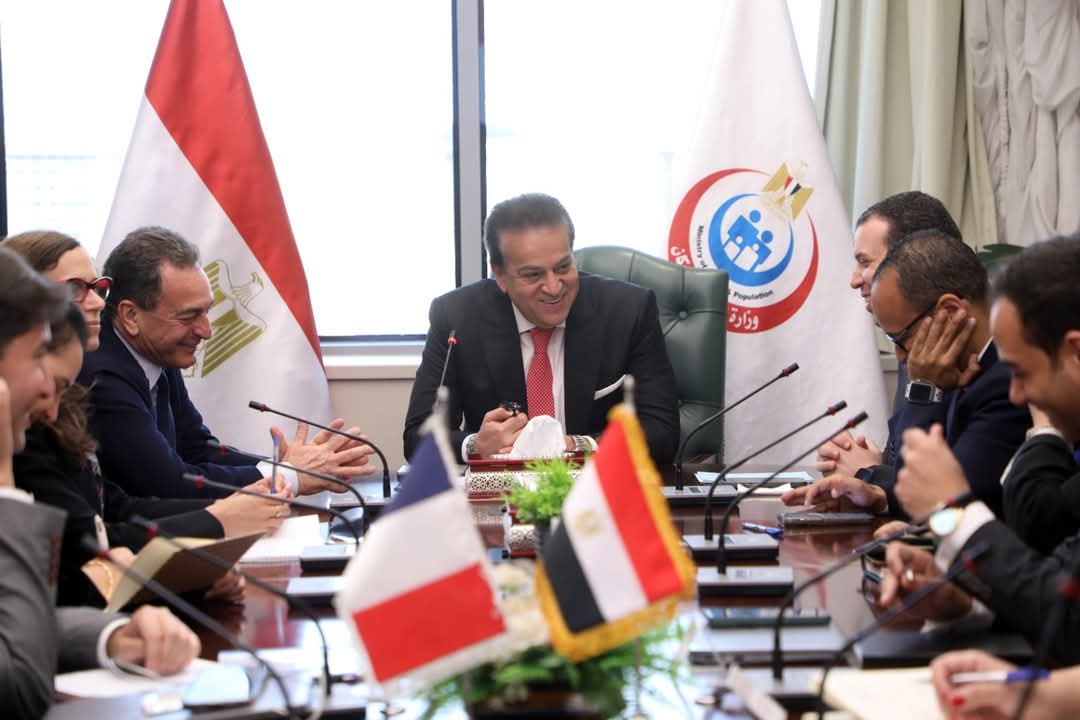 وزير الصحة يبحث مع سفير فرنسا تعزيز التعاون المشترك 