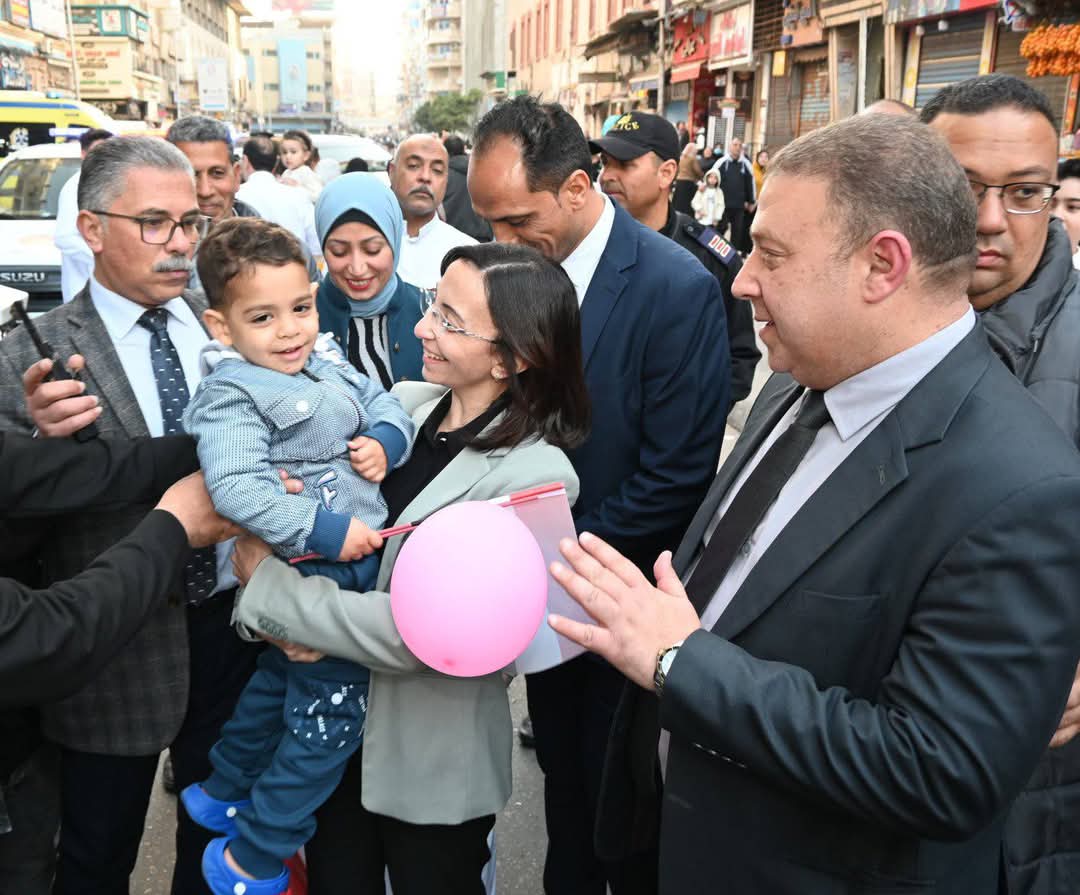 محافظ البحيرة تشارك الأهالى والأطفال فرحة عيد الفطر 