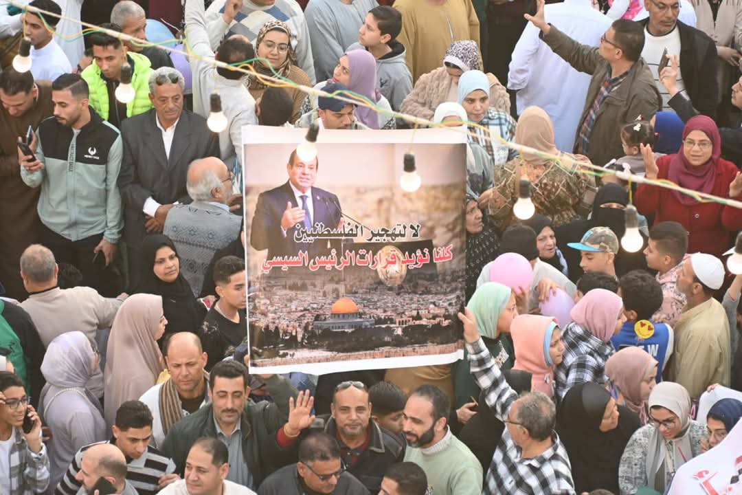 آلاف البحاروة بساحات صلاة العيد يرفضون تهجير أهالى فلسطين..ويؤيدون الرئيس
