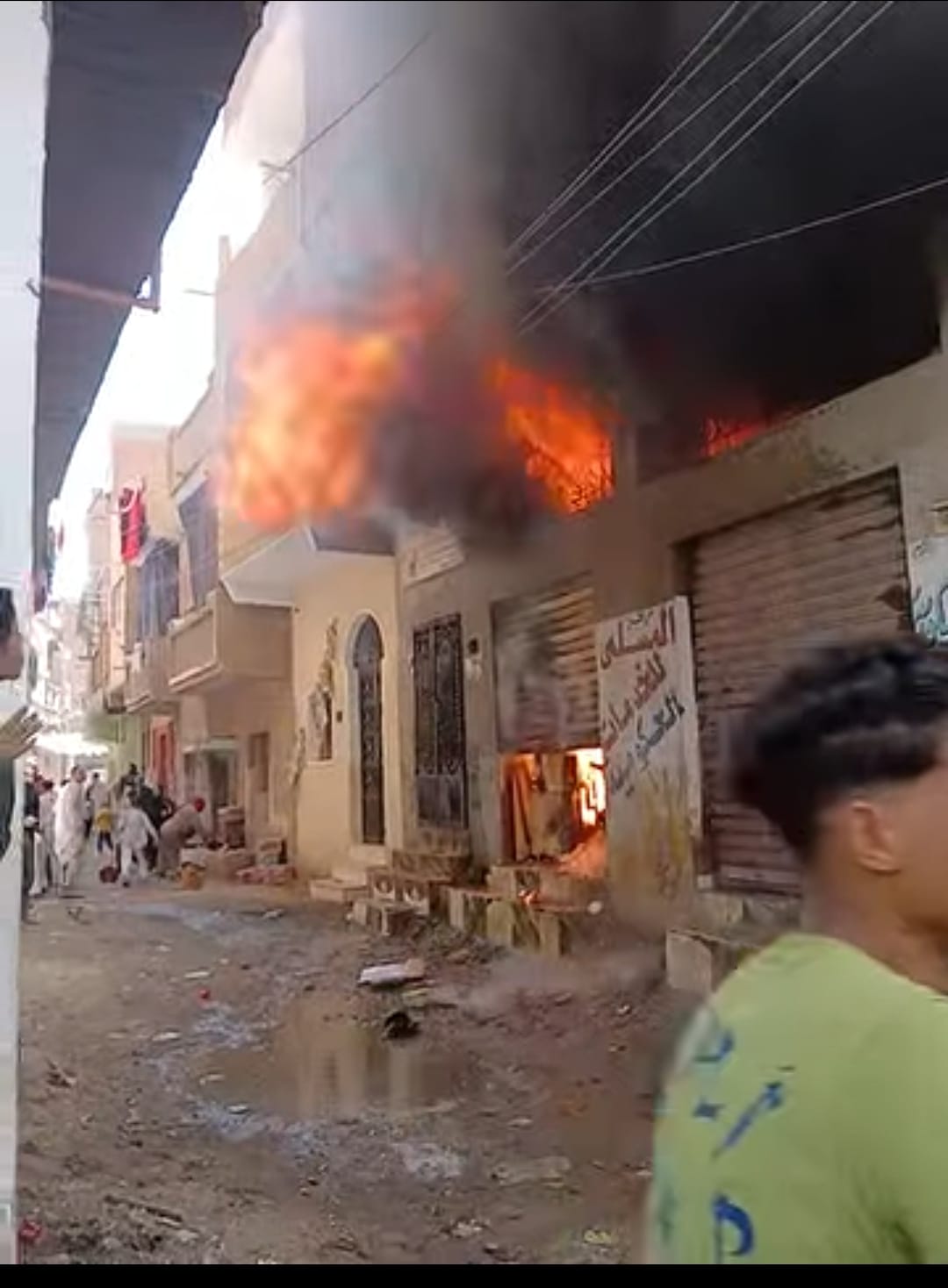 حريق هائل في محل تنجيد بالفيوم والحماية المدنية تتدخل