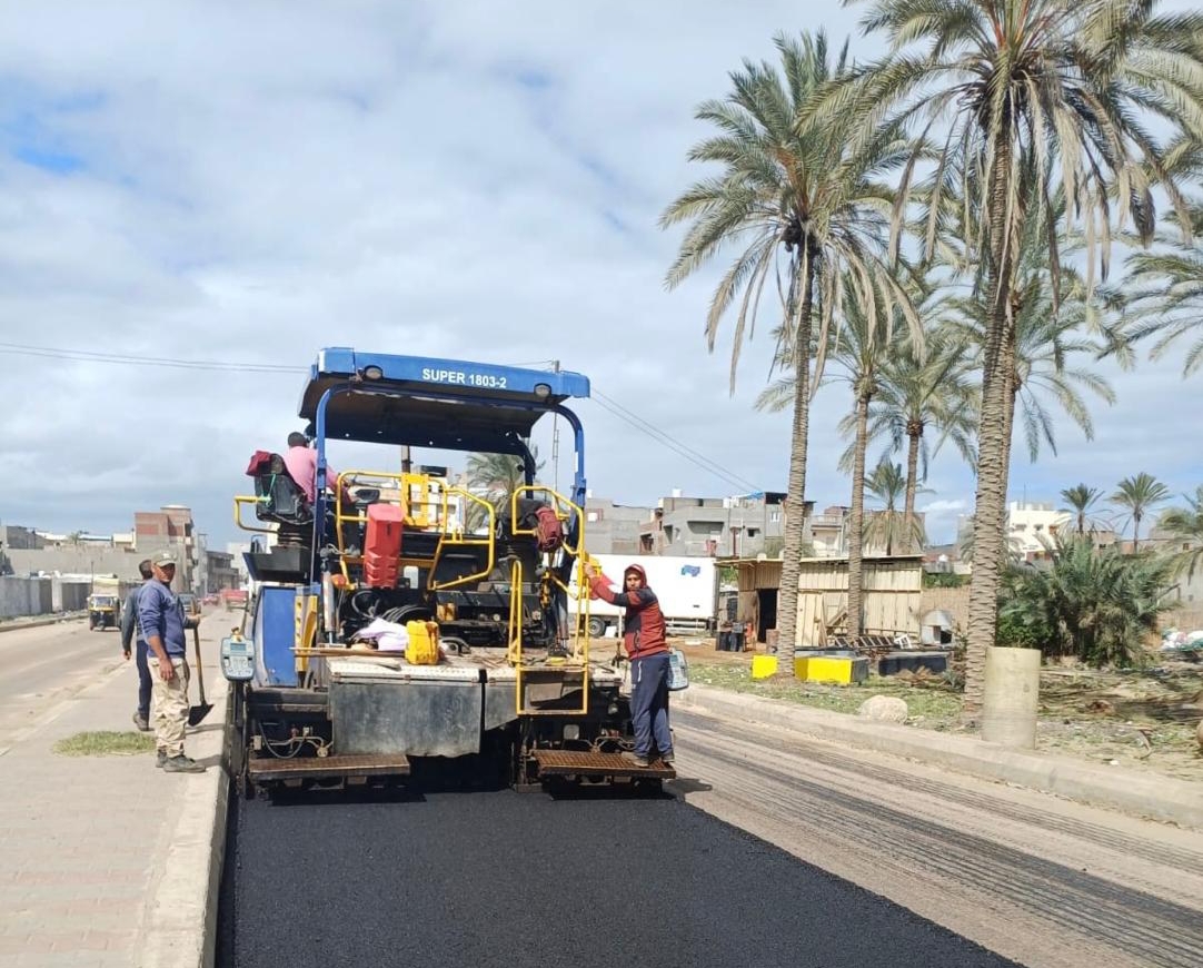 البحيرة .. رصف طريق الملح بمركز إدكو بتكلفة 18 مليون جنيه