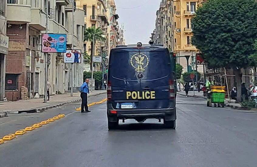 مضطرب نفسياً يهشم رأس والدته بحجر