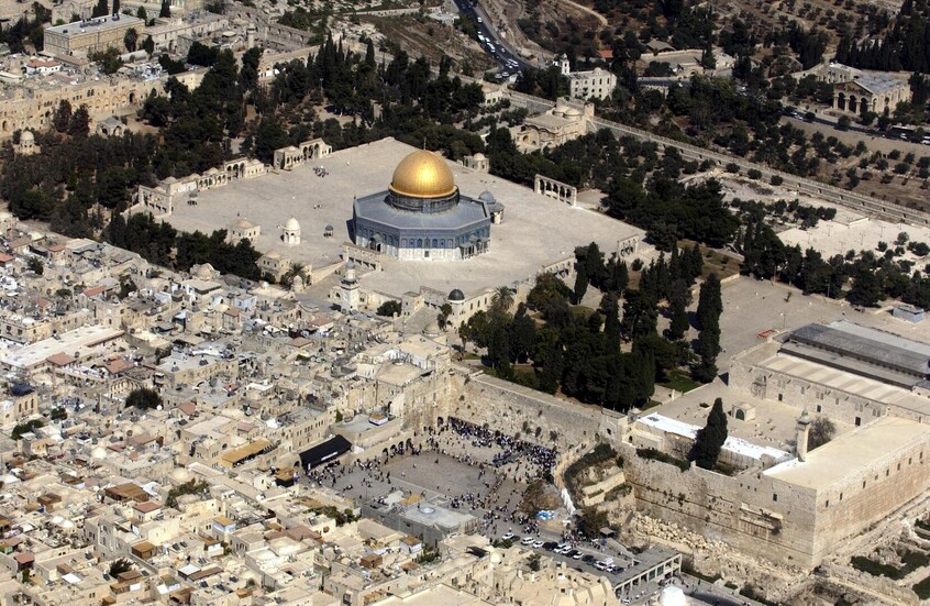 مجلس حكماء المسلمين يدين الدعوات الإسرائيلية بتفجير المسجد الأقصى