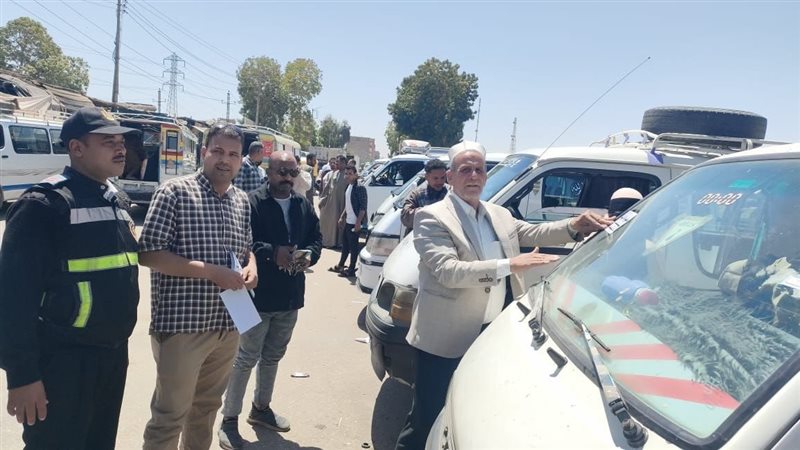 حملات رقابية بإسنا لضبط تعريفة الركوب الجديدة بعد تعديل أسعار الوقود