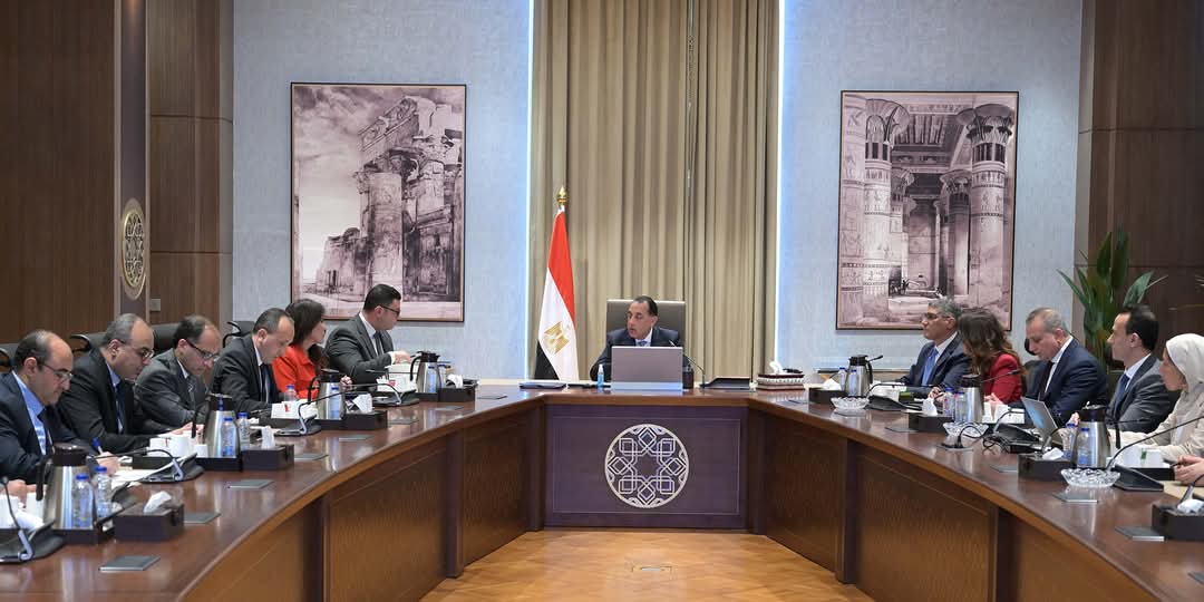 رئيس الوزراء يتابع جهود تطوير عدد من المناطق غير المخططة بالجيزة