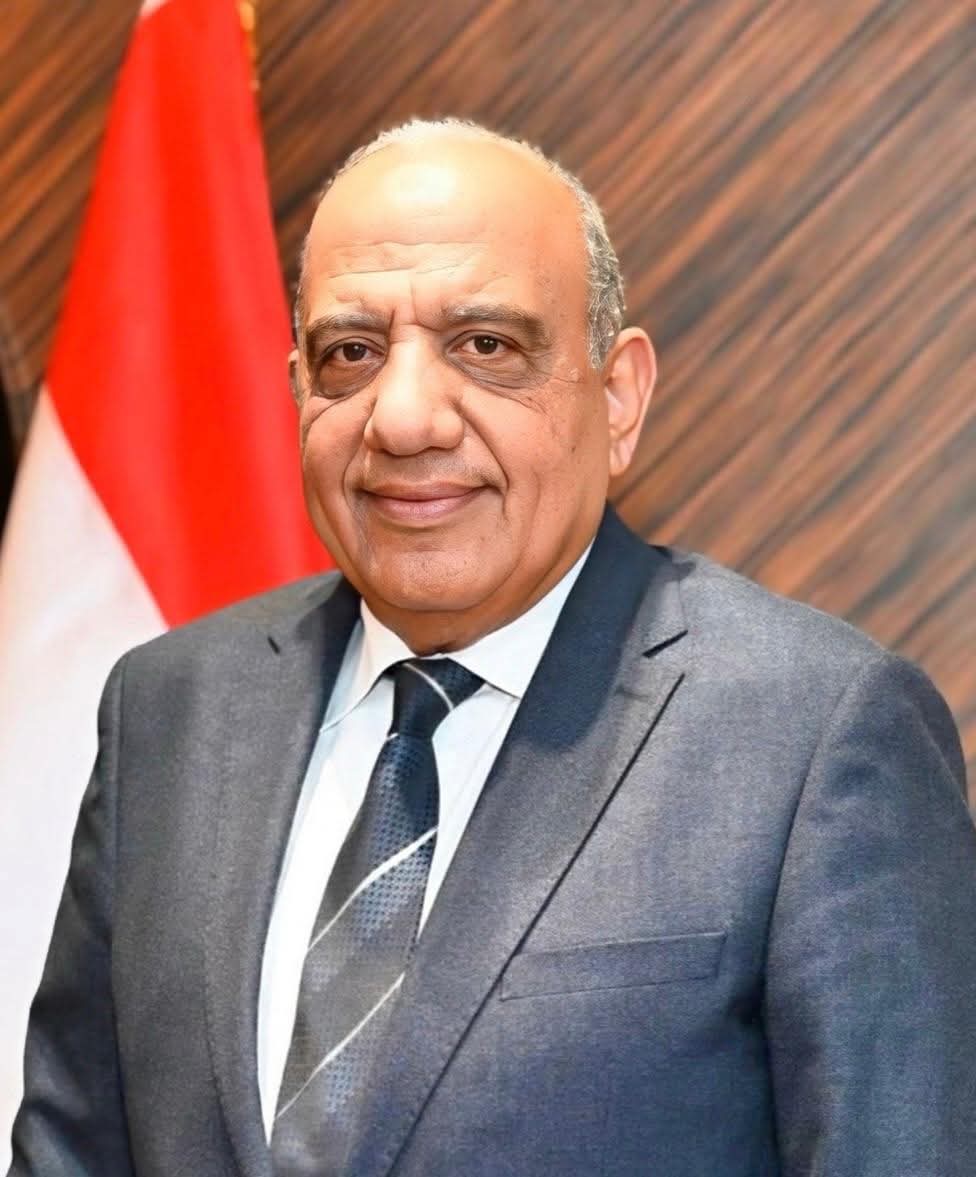 وزير الكهرباء يستعرض تقارير أداء مراكز خدمة العملاء ومنظومة الخدمات والشكاوى