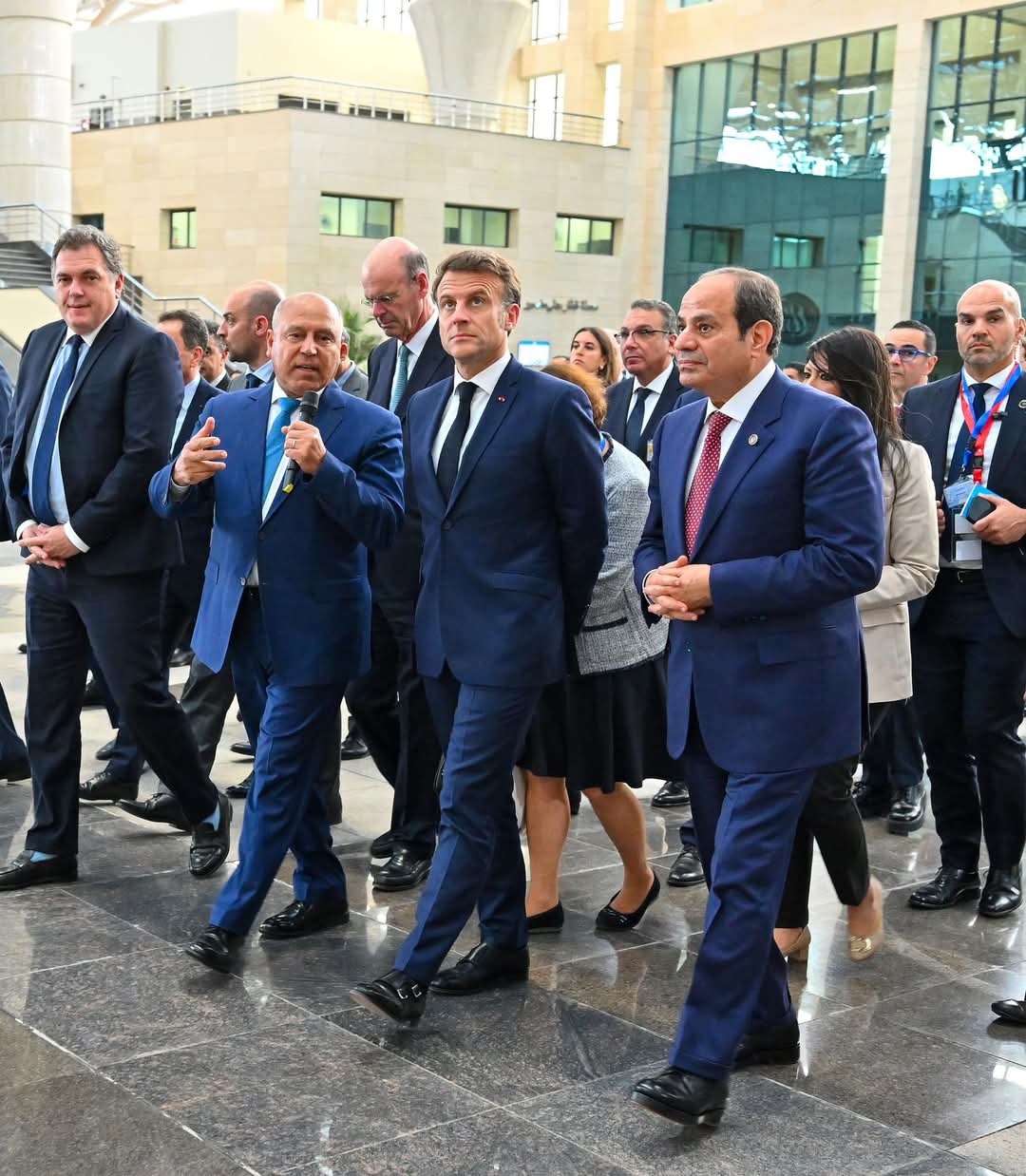 الوزير : زيارة ماكرون لمحطة عدلى منصور..تجسيد للعلاقات المتميزة بين مصر وفرنسا 