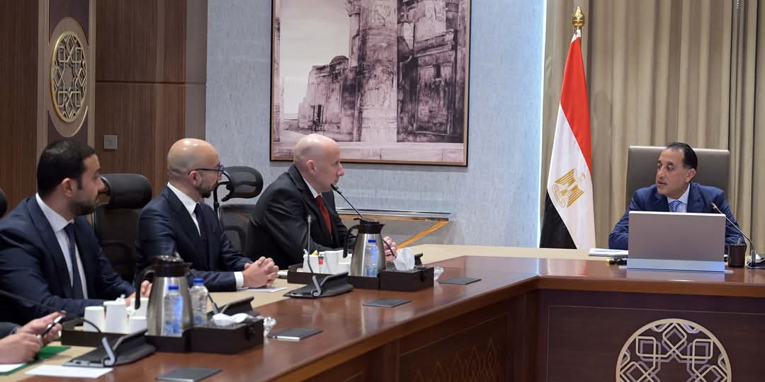 رئيس الوزراء يلتقي رئيس مجلس إدارة مجموعة "4iG" المجرية