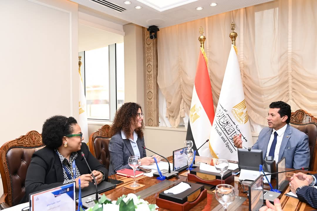 وزير الشباب يلتقى ممثلى مكتب الأمم المتحدة المعنى بالجريمة والمخدرات