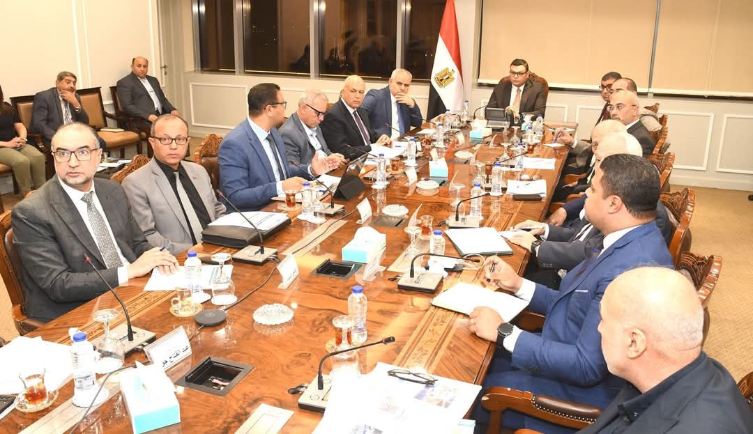 وزير الإسكان يتابع الأعمال الجارية بـ "كمبوند مزارين" بالعلمين الجديدة