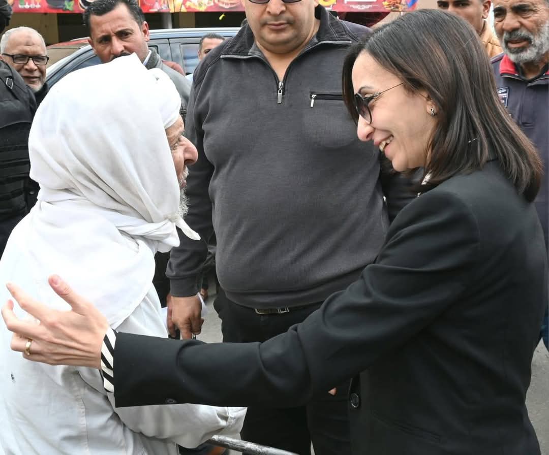 محافظ البحيرة تتفقد مجمع المواقف.. وتؤكد:ضرورة الإلتزام بالتعريفة الجديدة 
