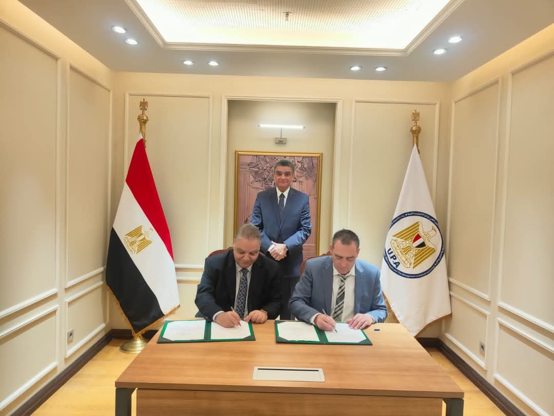 نائبة وزيرة التضامن تشهد توقيع عقود تجهيز وفرش 6 مراكز للتجميع والموائمة