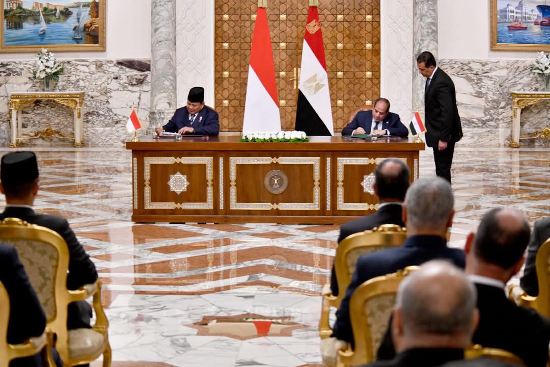 الرئيس ونظيره الإندونيسي يوقعان إعلان ترفيع العلاقات بين البلدين إلى مستوى الشراكة الإستراتيجية