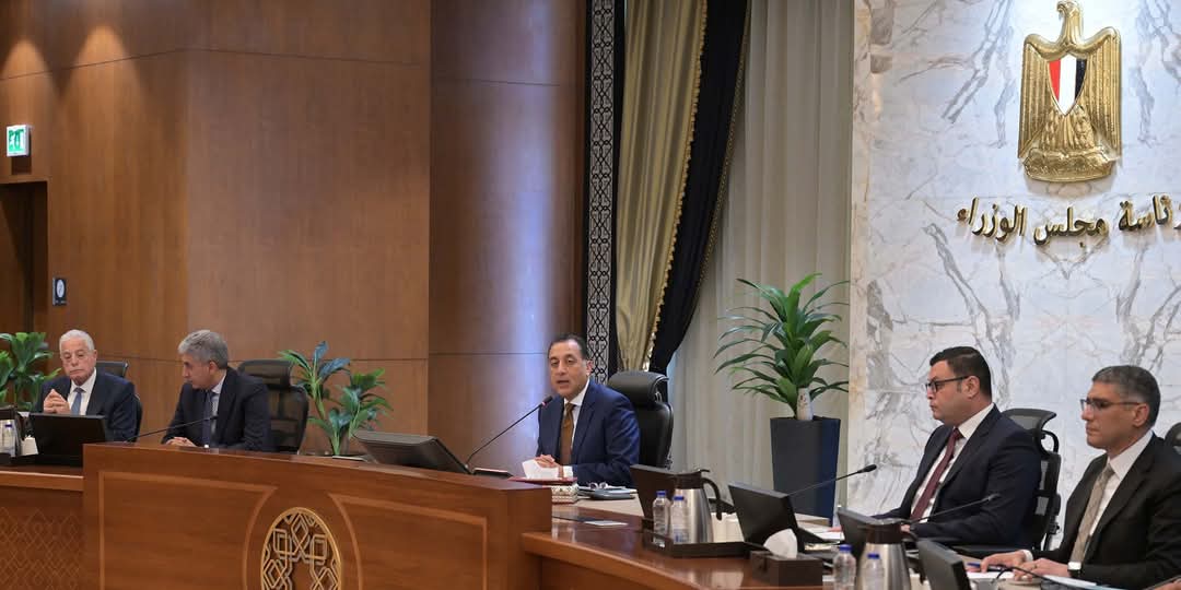 وزير السياحة: متابعة مستمرة للتشغيل التجريبى لمشروع تطوير الخدمات بمنطقة الأهرامات