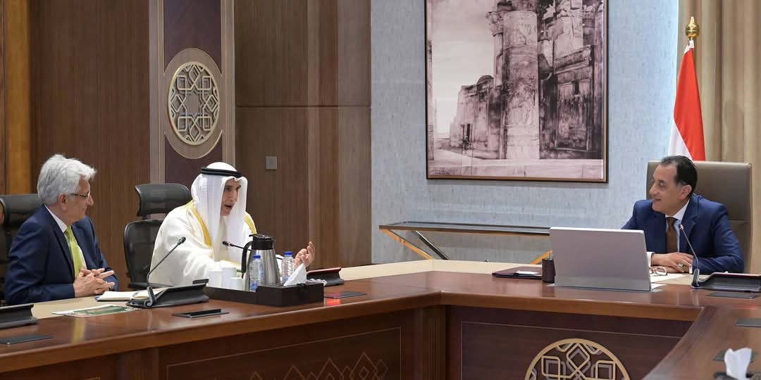 رئيس الوزراء يلتقى وفد الصندوق العربى للإنماء الاقتصادى والاجتماعى