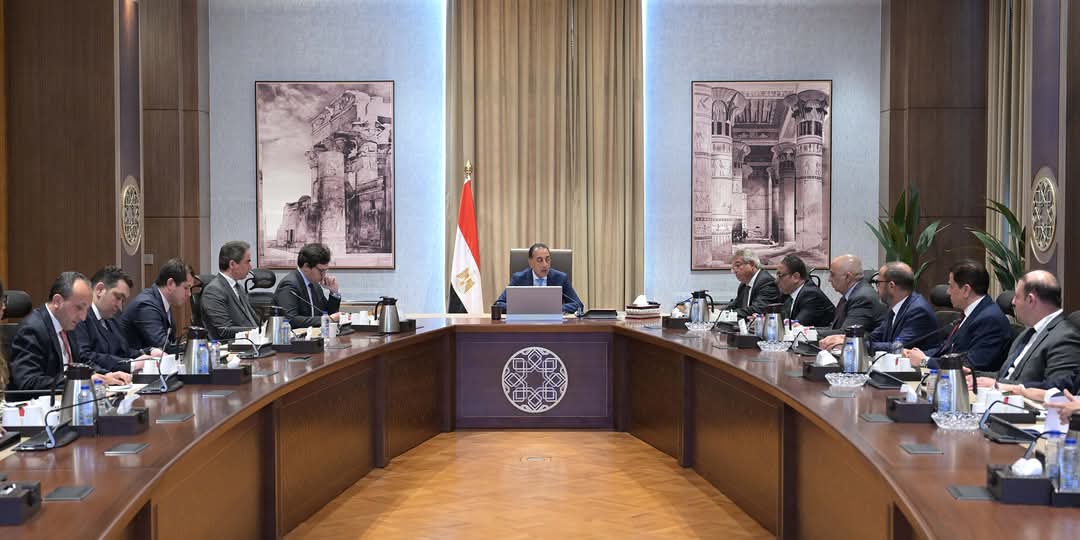 رئيس الوزراء يلتقي أعضاء اللجنة المُشكلة لبحث تحديات ومستقبل الإعلام والدراما