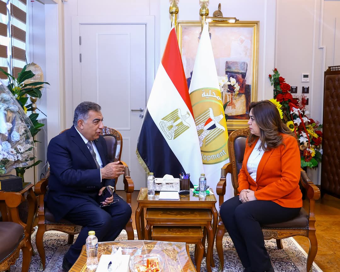 وزيرة التنمية المحلية تتابع مع محافظ الدقهلية الموقف التنفيذي لمبادرة "حياة كريمة"