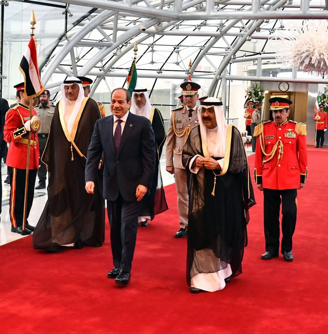 الرئيس يغادر الكويت.. والأمير مشعل يودعه