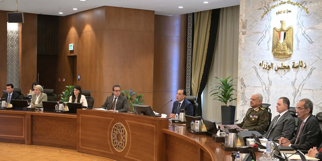 رئيس الوزراء : تذليل جميع العقبات أمام الإستثمارات الأجنبية 