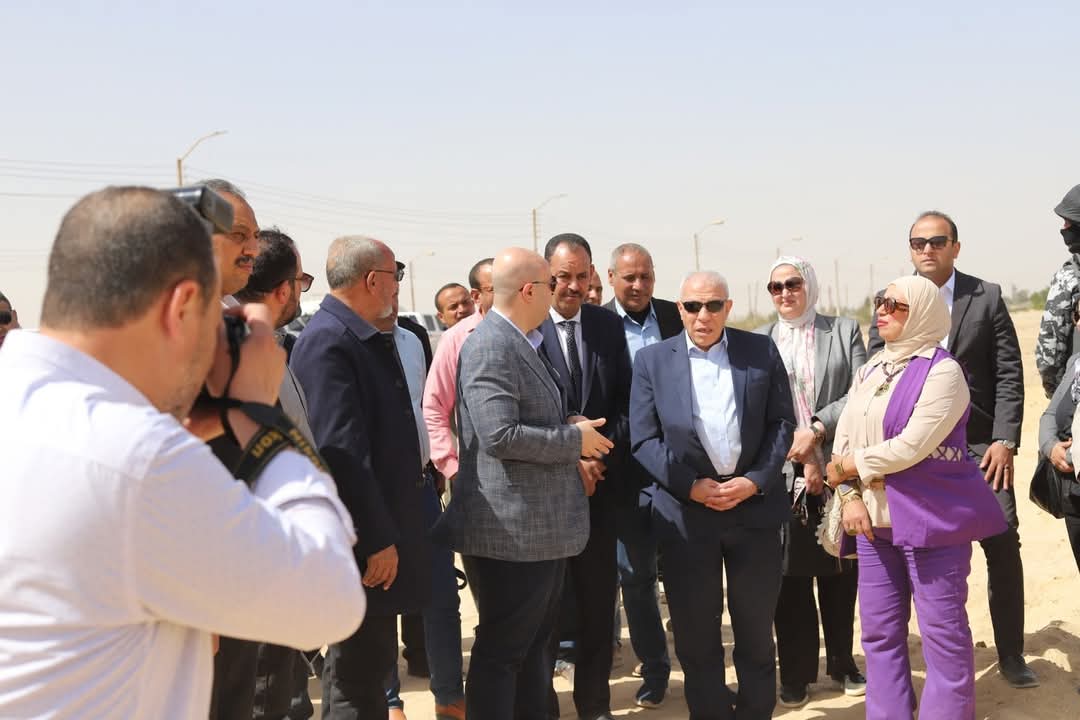 صالح وغنيم يتفقدان مُجمّع الصناعات الغذائية بمركز سمسطا بنى سويف