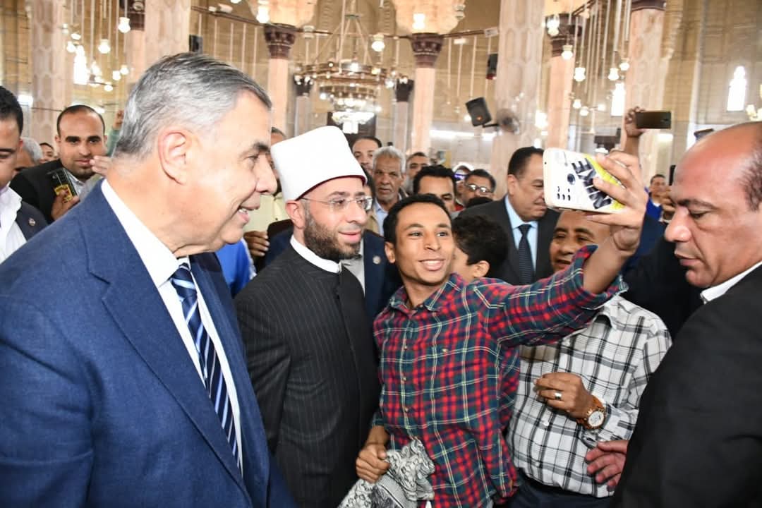وزير الأوقاف يتفقد تطوير ساحة مسجد أبى العباس المرسي والمنطقة المحيطة