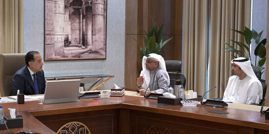 رئيس الوزراء يتابع مستجدات تنفيذ مشروع مدينة "رأس الحكمة"
