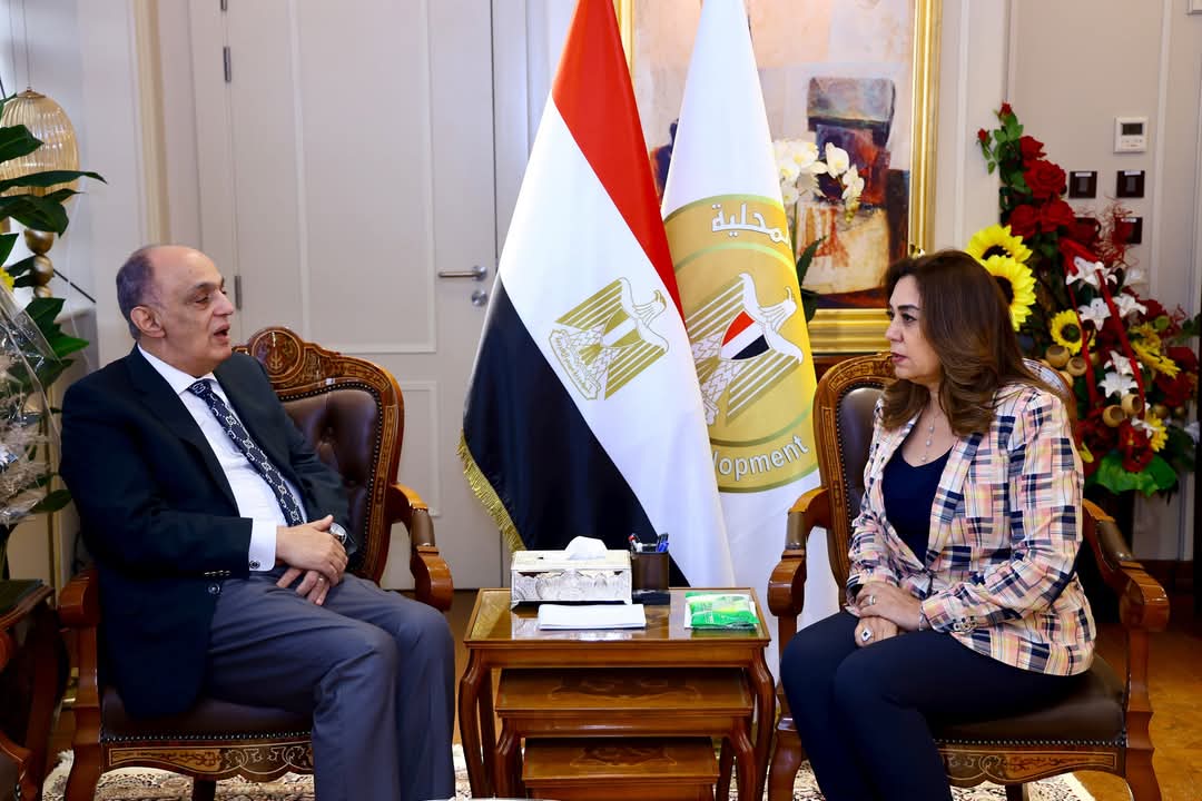 وزيرة التنمية المحلية تلتقى رئيس لجنة المشروعات الصغيرة والمتوسطة بمجلس النواب