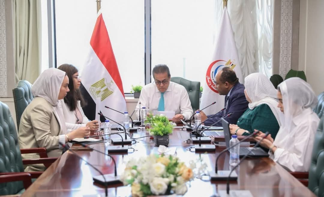 وزير الصحة يبحث توطين صناعة فلاتر الغسيل الكلوى 