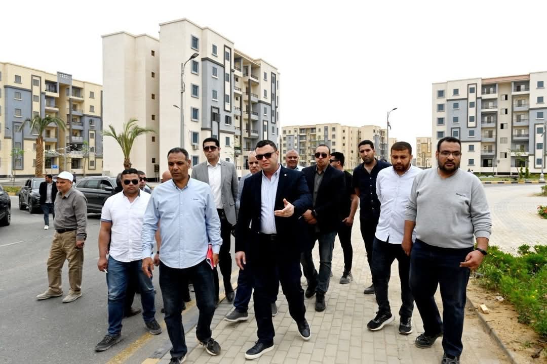 وزير الإسكان يتفقد وحدات  "سكن لكل المصريين" بحدائق العاصمة