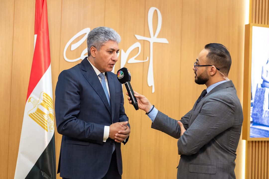 وزير السياحة يختتم زيارته لدبى بلقاء  100 من ممثلى وكالات الأنباء والصحف والقنوات التلفزيونية الإماراتية والعربية والدولية   