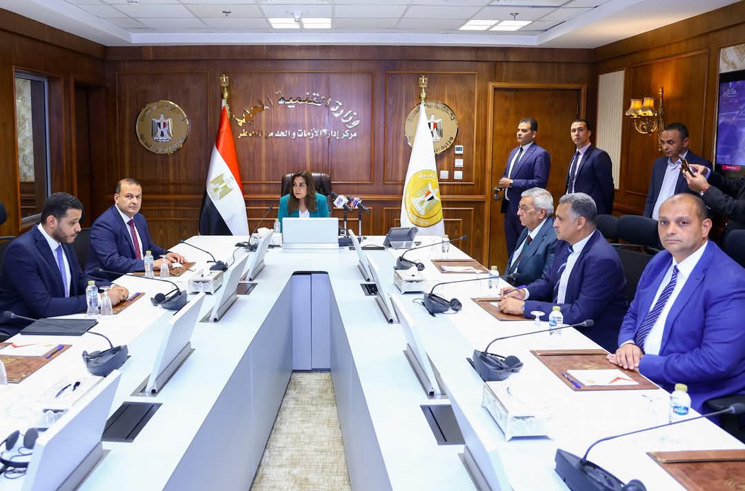  منال عوض :استمرار متابعة تطورات الطقس مع الأرصاد الجوية حتى انتهاء الموجة الحالية 