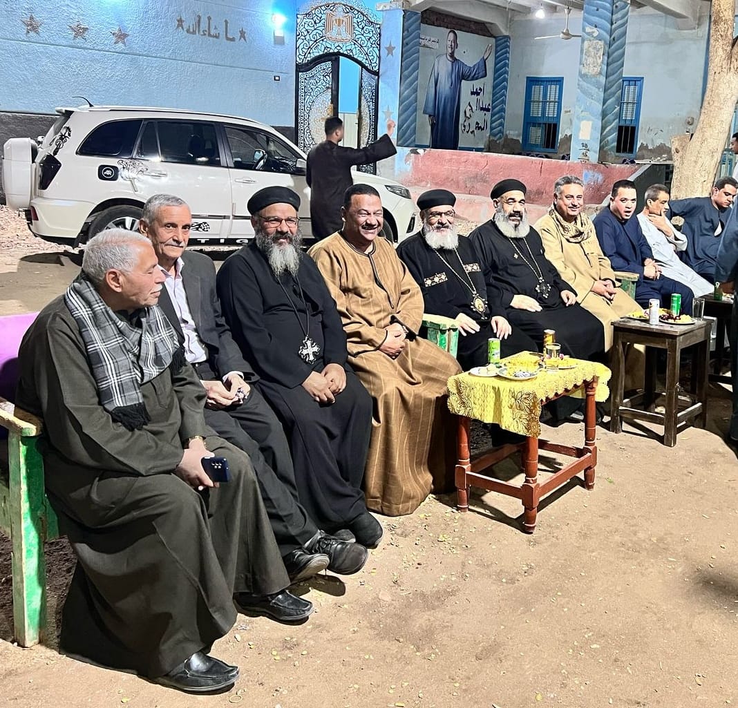  الشعب الجمهورى بقنا يستقبل وفدًا قبطيا للتهنئة بعيد الفطر المبارك