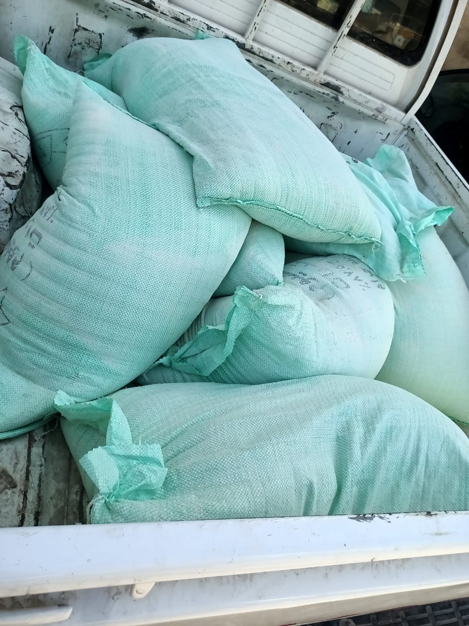 ضبط 2 طن دقيق مدعم وسلع منتهية الصلاحية خلال حملات رقابية بالفيوم